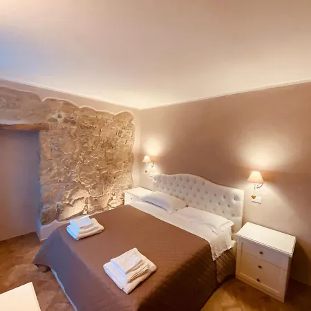 L'oca Giuliva Relais 3*